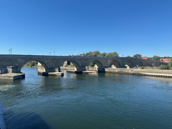 Die steinerne Brücke in Regensburg'